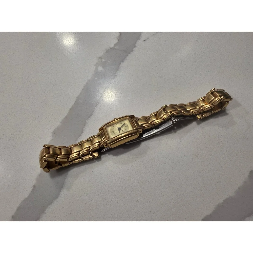 Waltham Womens Gold Tone Tank Watch Rectangular Cream Dial Link Bracelet Classic
